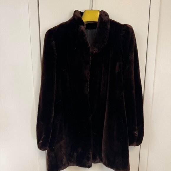 Vintage Stunning Authentic Fur Coat w/ Fur Hat - LUXURY!! - Picture 5 of 7